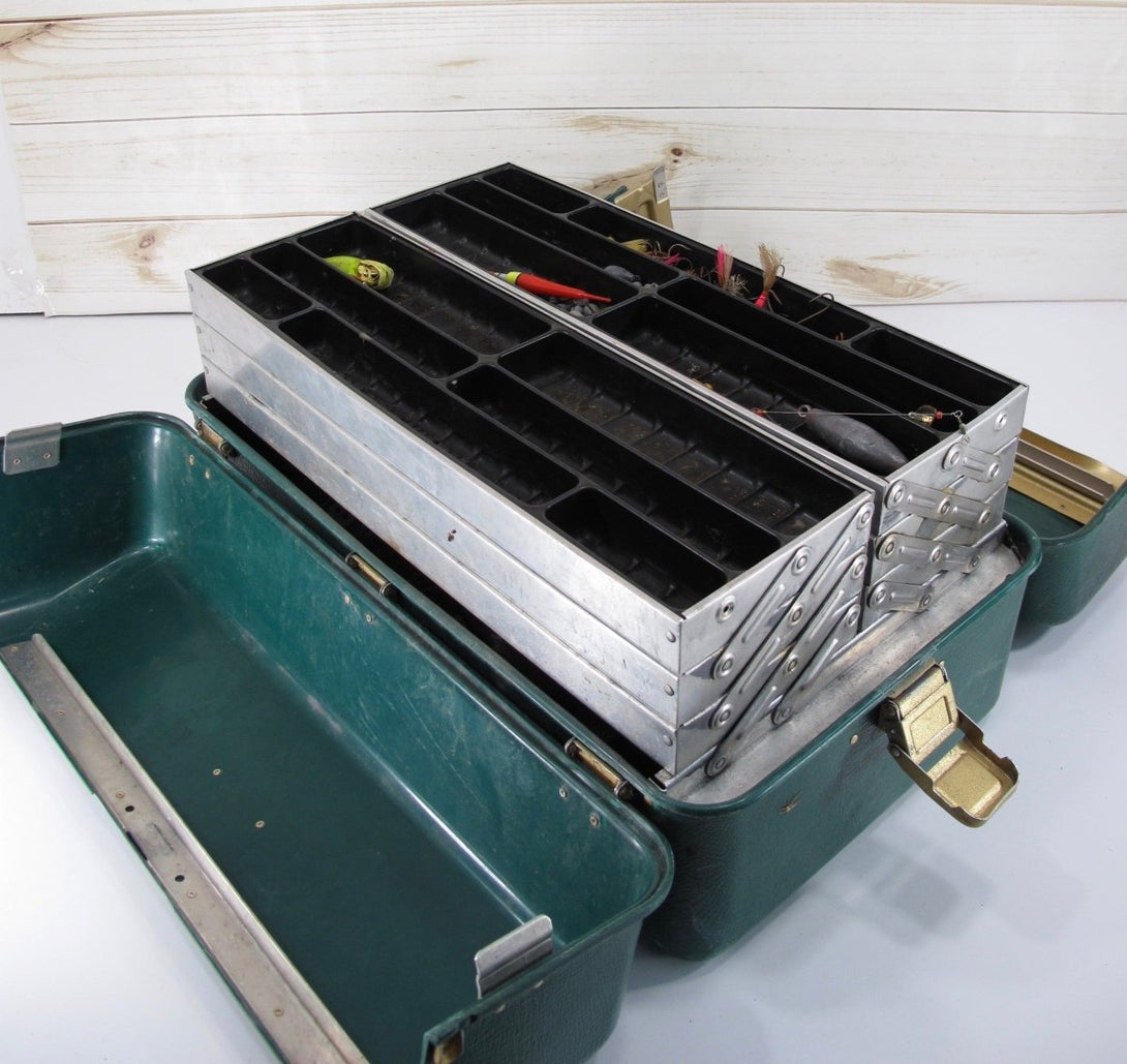 Umco 3060U Vintage 1960s Possum Belly Fishing Tackle Box with Jigs, Bobbers, and Lures - ZeereeZ
