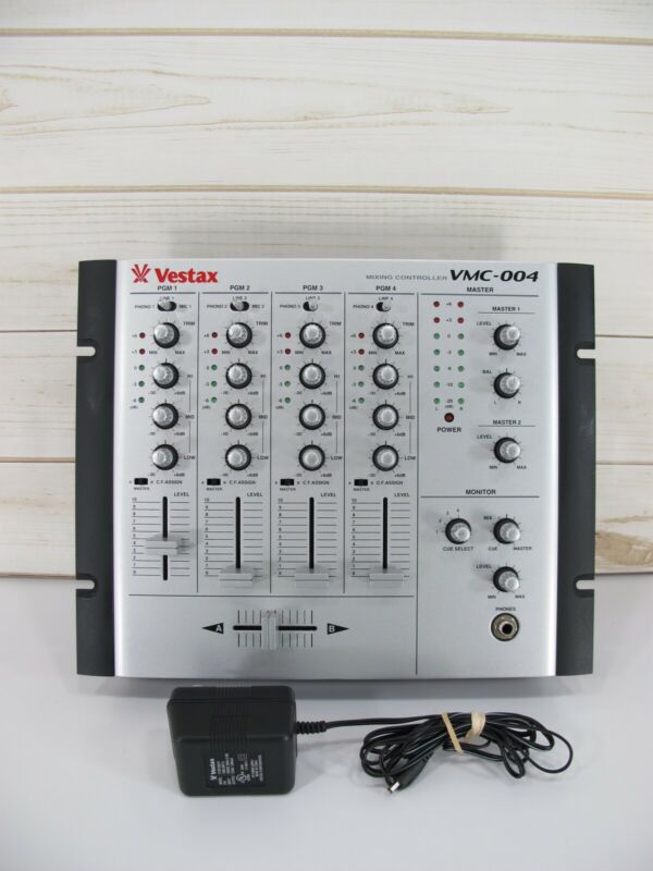Vestax VMC - 004 4 Channel 10 Input DJ Mixer - ZeereeZ