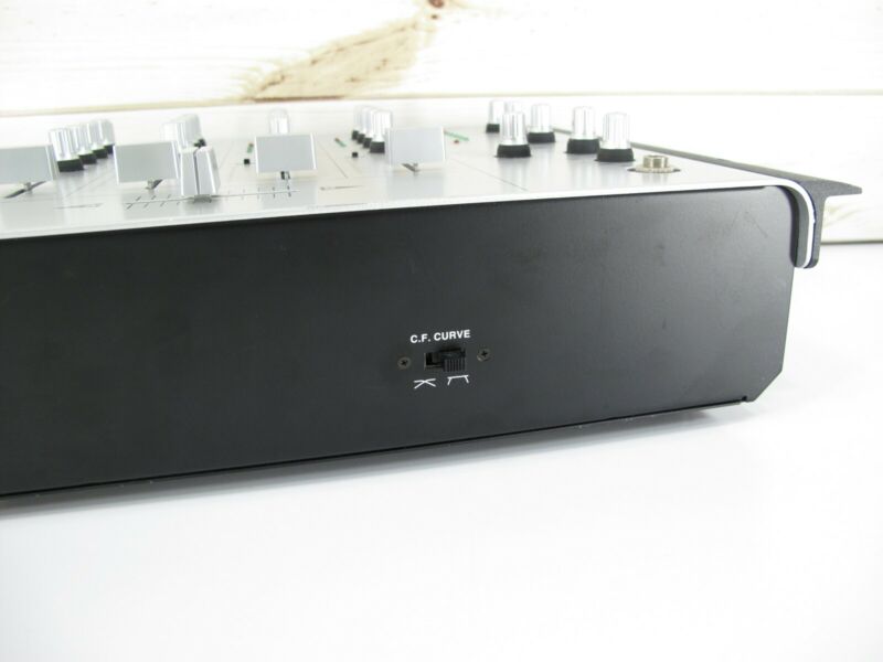 Vestax VMC - 004 4 Channel 10 Input DJ Mixer - ZeereeZ