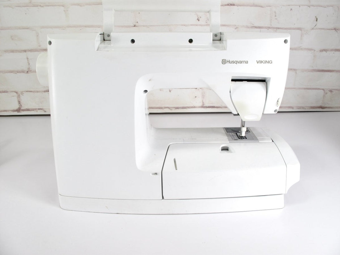 Viking Husqvarna Platinum 730 Computerized Digital Sewing Machine - ZeereeZ