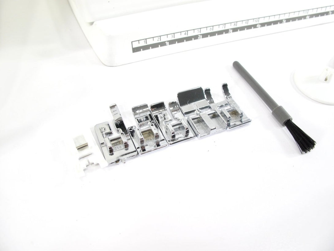 Viking Husqvarna Platinum 730 Computerized Digital Sewing Machine - ZeereeZ
