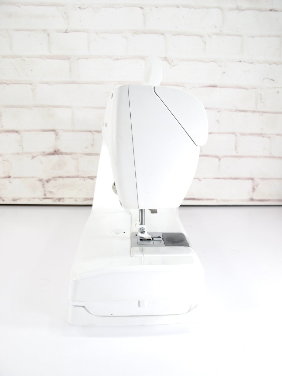 Viking Husqvarna Platinum 730 Computerized Digital Sewing Machine - ZeereeZ