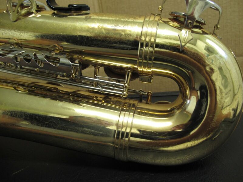 Vito Bb Tenor Saxophone w/ Yamaha 4C Mouthpiece & Case - ZeereeZ