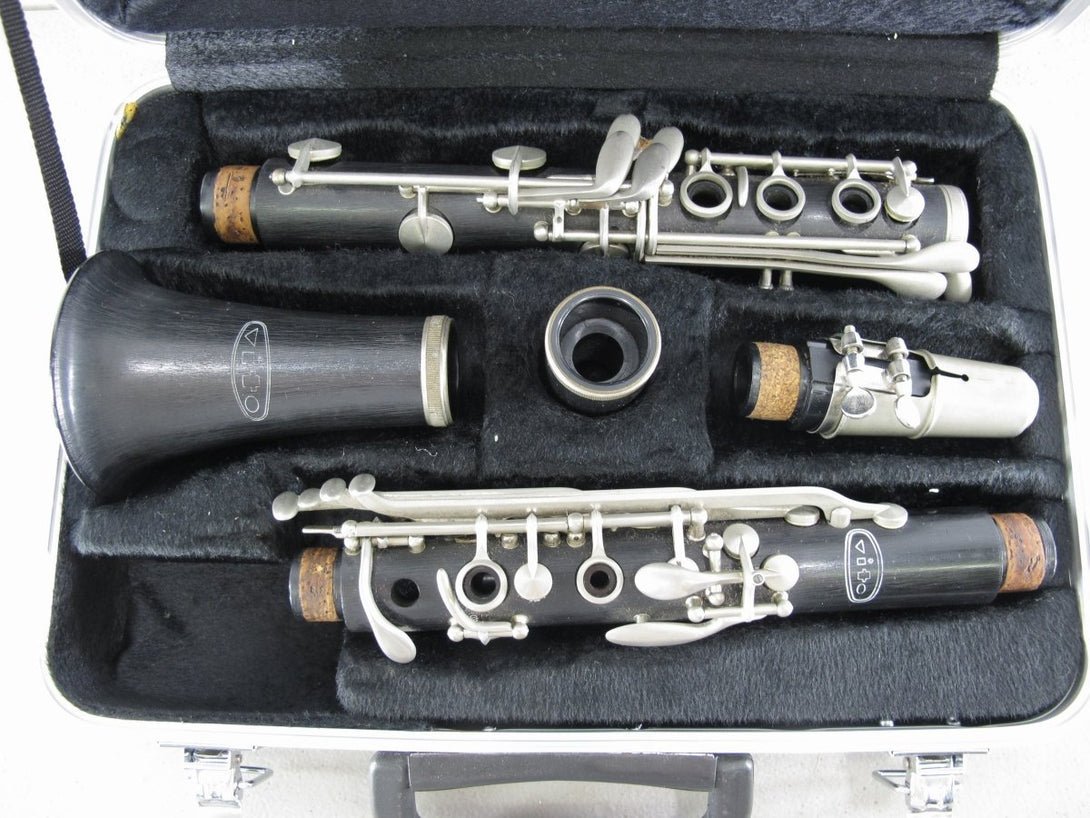 Vito Bb Unknown Model Student Clarinet with Mouthpiece - ZeereeZ