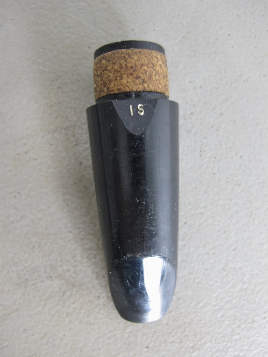 Vito Bb Unknown Model Student Clarinet with Mouthpiece - ZeereeZ