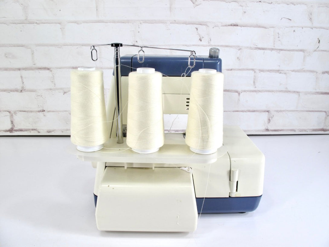 White Super Lock 503 Overlocking Serger Sewing Machine w/ Footpedal - ZeereeZ