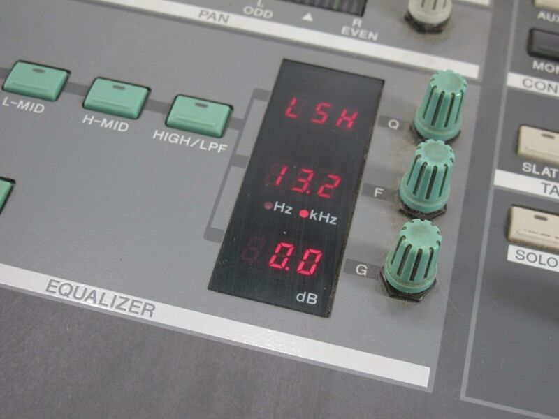 Yamaha 02R 40 Input Dynamics/ 4 Band EQ Motorized Digital Audio Recording Mixer - ZeereeZ