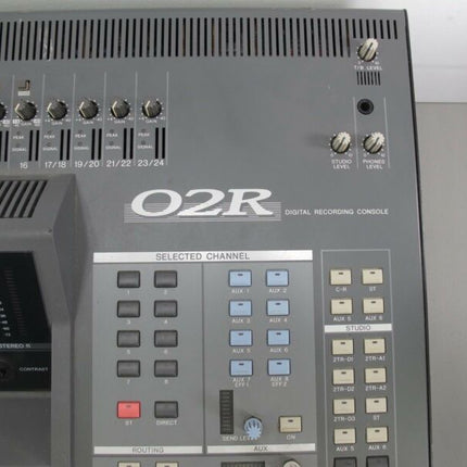 Yamaha 02R 40 Input Dynamics/ 4 Band EQ Motorized Digital Audio Recording Mixer - ZeereeZ
