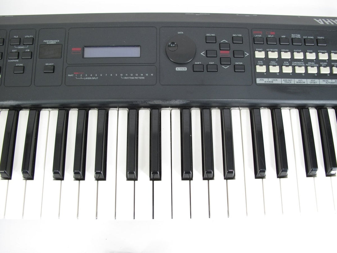 Yamaha MX49 49 - Key Digital Keyboard Synthesizer Controller - ZeereeZ