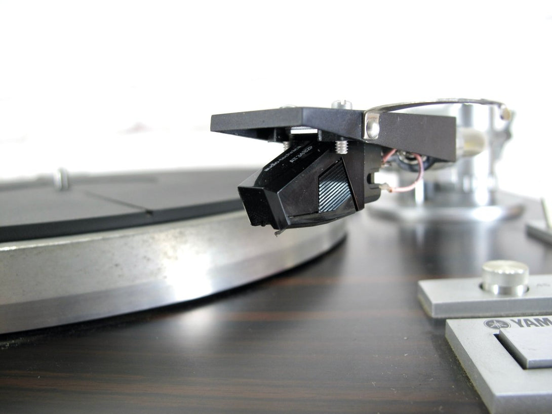 Yamaha YP - D8 Rare Vintage Direct Drive Turntable Record Player w/ AT3482P - ZeereeZ