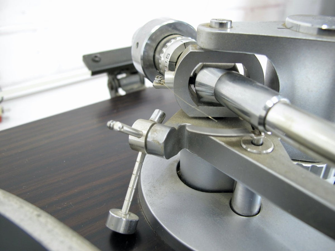 Yamaha YP - D8 Rare Vintage Direct Drive Turntable Record Player w/ AT3482P - ZeereeZ