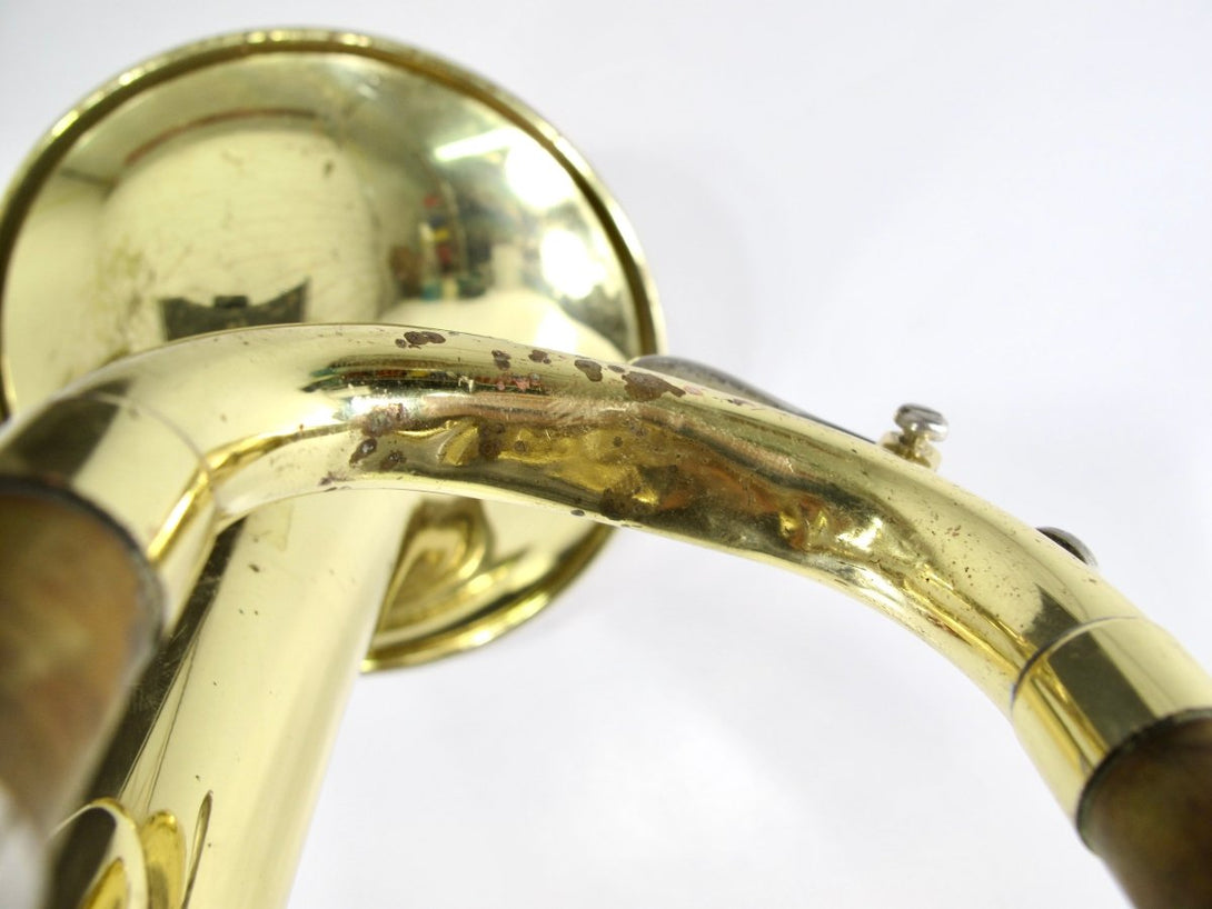 Yamaha YTR - 2320 Bb Brass Trumpet w/ Mouthpiece - ZeereeZ