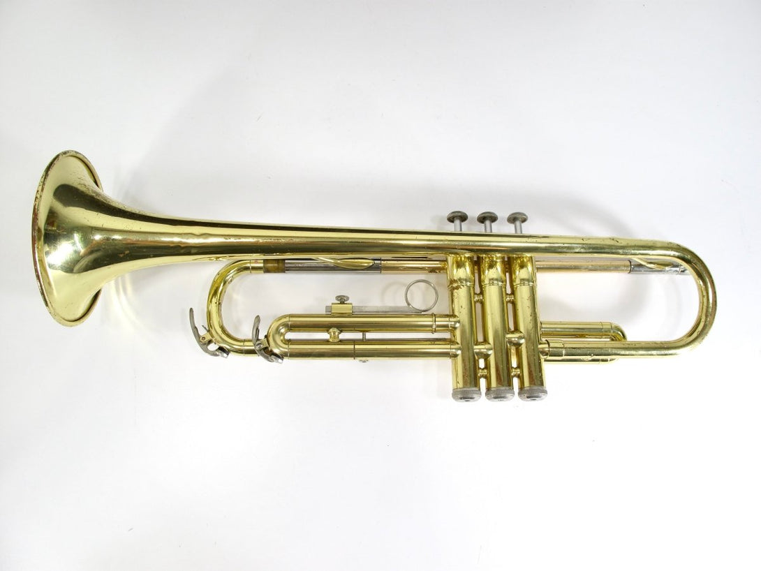 Yamaha YTR - 2320 Bb Brass Trumpet w/ Mouthpiece - ZeereeZ