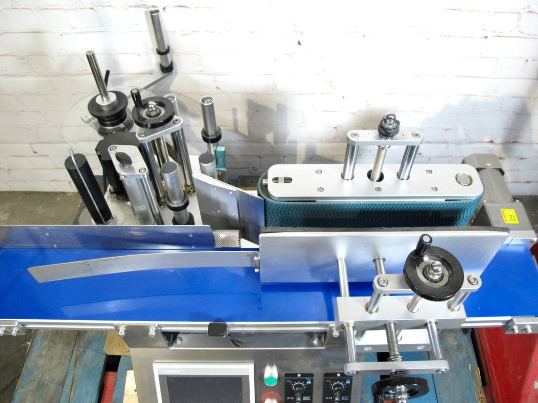 YTK - 150 Fully Automatic Desktop Round Bottle Beer Wine Etc. Production Labeling Machine - ZeereeZ