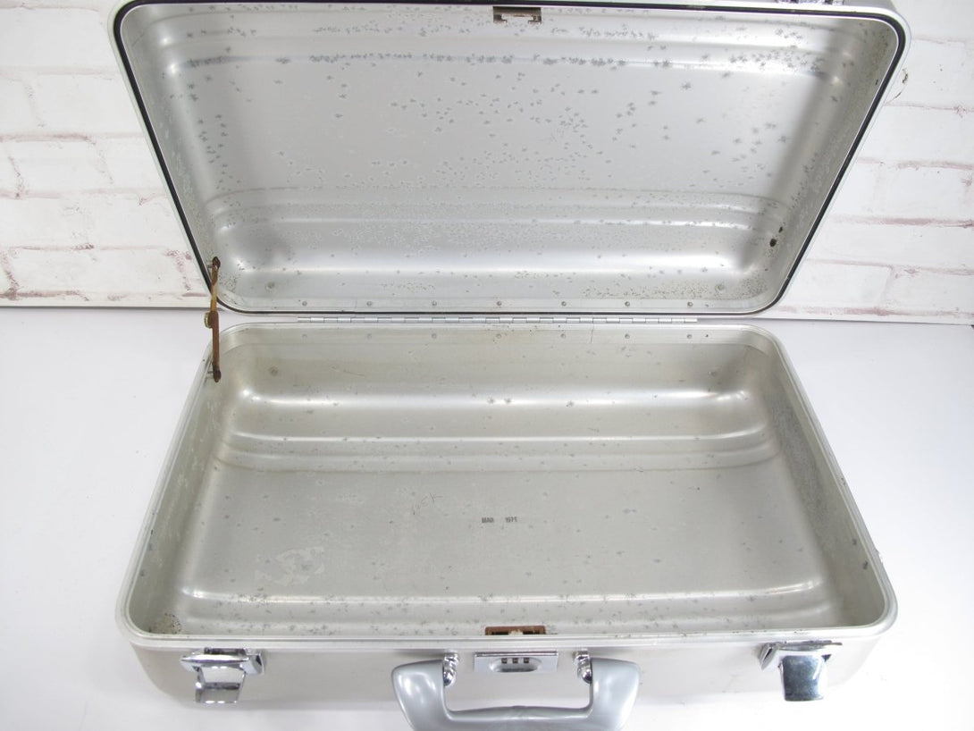 Zero Halliburton Vintage Aluminum Briefcase Camera Equipment Case 21”x13"x6" - ZeereeZ