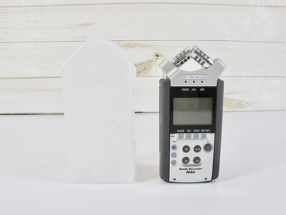 Zoom H4n Handy Portable Digital Audio Recorder - ZeereeZ
